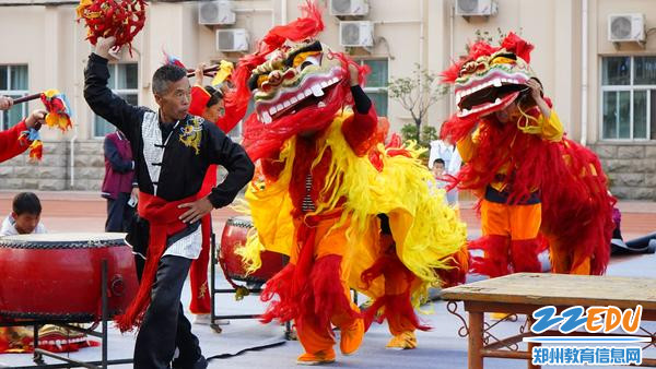 舞狮人精彩表演